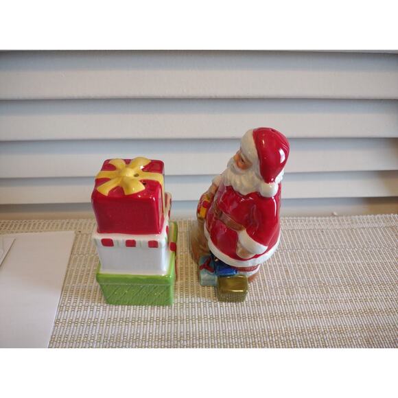 Spode Christmas Tree Santa Salt & Gift Box Pepper Shaker Set GUC in Box - Picture 10 of 11